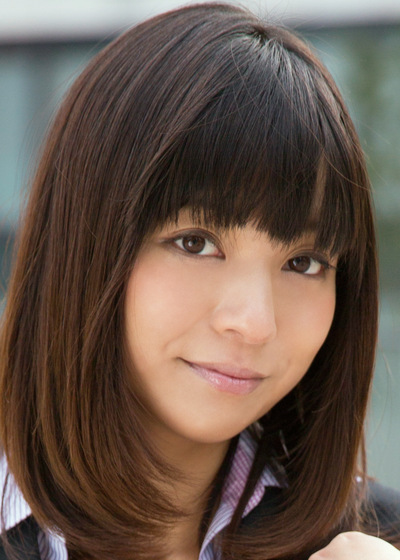ウレッ娘の巨乳人妻 赤崎美優